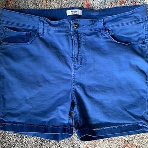 KENSIE JEANS SHORTS